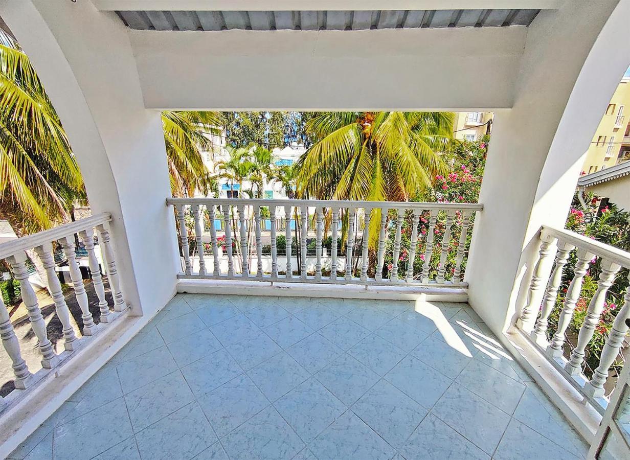 Coconut Bay Apartments Flic-en-Flacq Εξωτερικό φωτογραφία